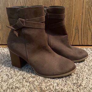 American Eagle booties size 12w